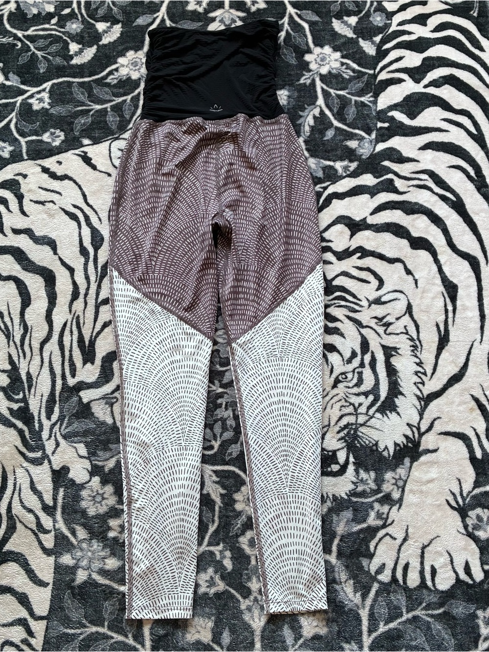 002 - WOMENS BEYOND THE BUMP BY BEYOND YOGA MATERNITY LEGGINGS